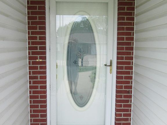 FOYER ENTRY