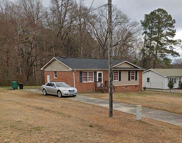 2nd image of 5023 Valley View Dr