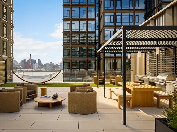 482 Kent Avenue image 16 of 24