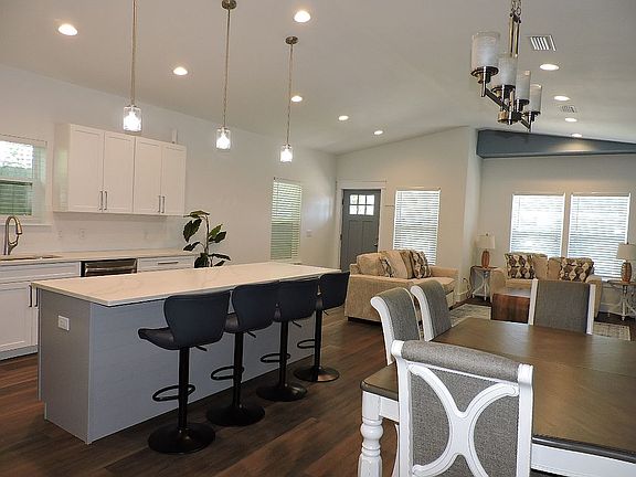 3rd image of 12610 Erin Lea Ln #A-b
