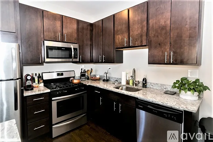 1604 W Berwyn Ave #2 — Photo 5