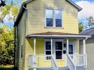 11 Walker St, Athens, OH 45701