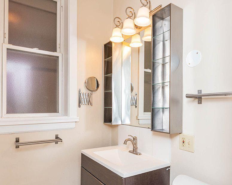 1st image of 1150 W Waveland Ave #2