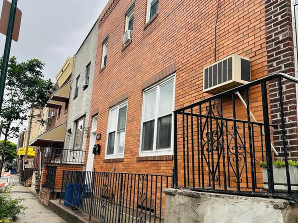 2440 S 9th St, Philadelphia, PA 19148