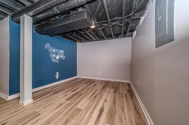 3 bed, 1.0 bath, 988 sqft, $1,050 — Photo 4