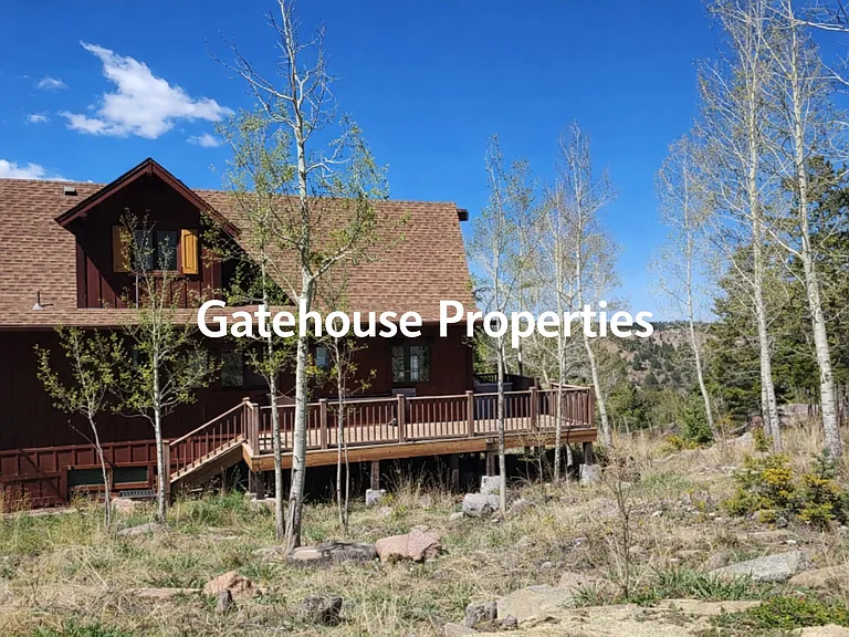 10228 Christopher Dr — Photo 2