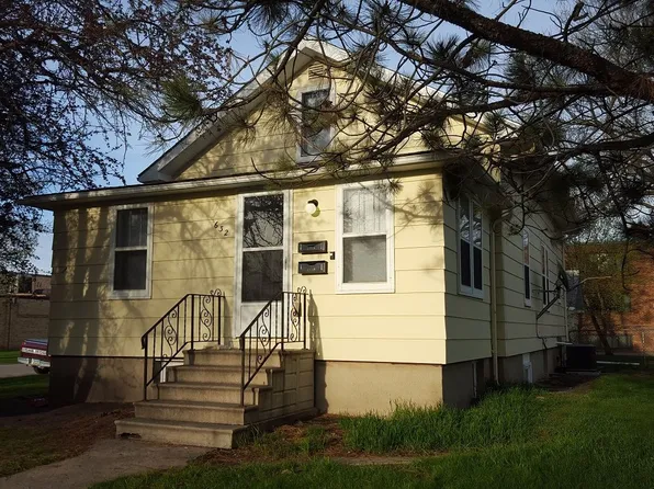 632 9th St N, Moorhead, MN 56560