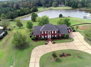 222 Southlakes Dr, Grenada, MS 38901