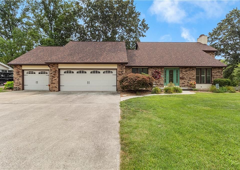 1st image of 2125 Meadowlake Dr