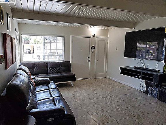 5th image of 443 Montalvin Dr