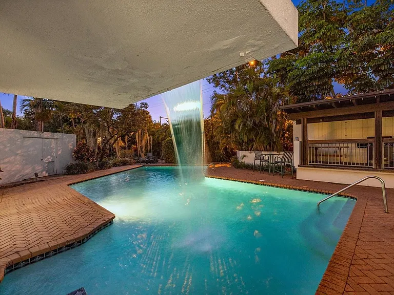 1240 SW 14th Ave — Photo 60