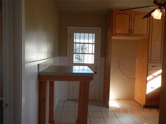 4th image of 3921 Gen Meyer Ave