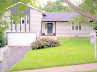 840 Viking Dr, Batavia, IL 60510