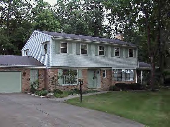 3rd image of 46 Lakeshore Dr