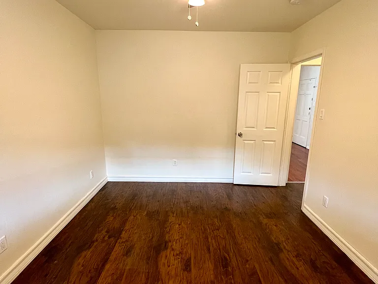 505 Edgewood St — Photo 13