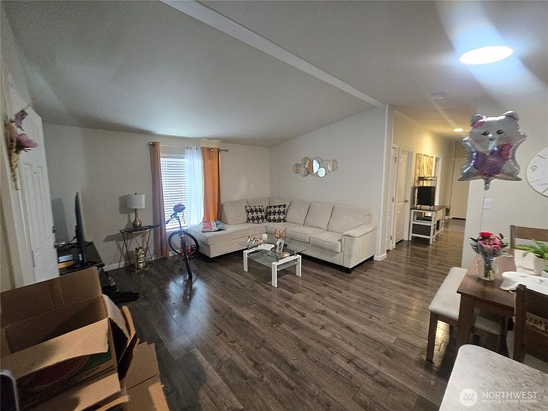 5th image of 10302 Lakeview Avenue SW #25