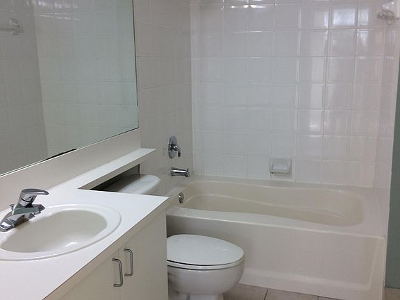 5th image of 780 S Sapodilla Ave APT 403