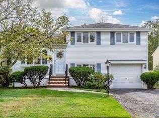 143 Chestnut St, Rochelle Park, NJ 07662