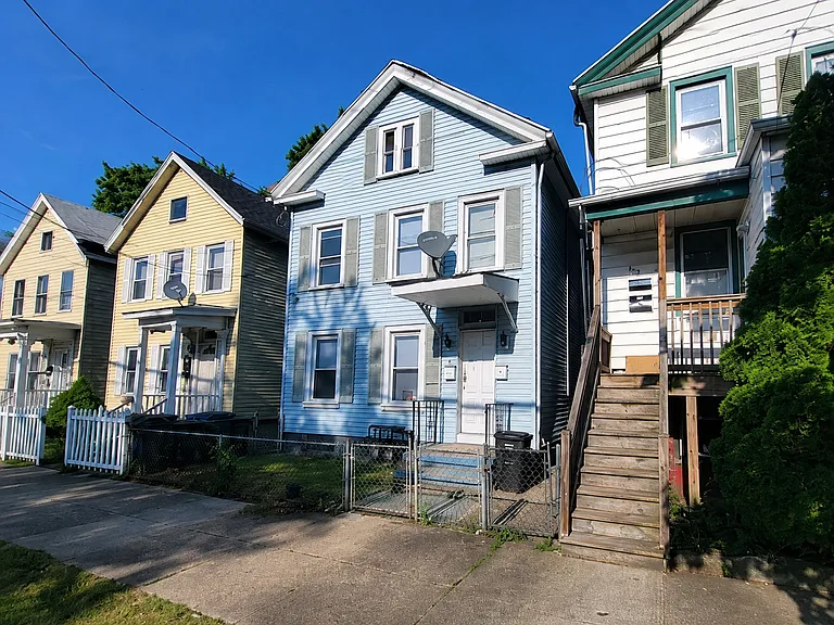 495 East St #2 — Photo 1