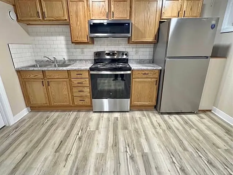 4004 Clay St — Photo 1