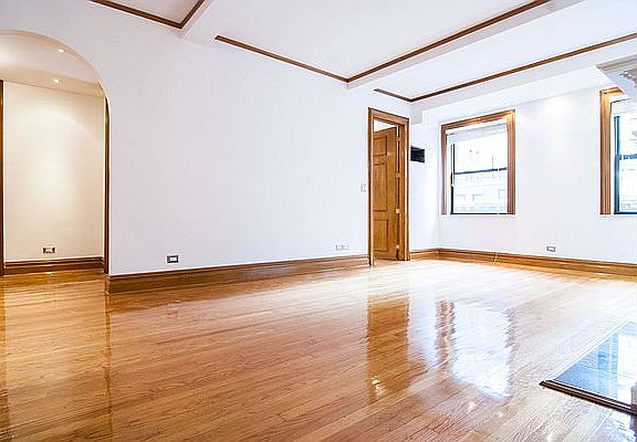 3rd image of 145 W 58th St #10H
