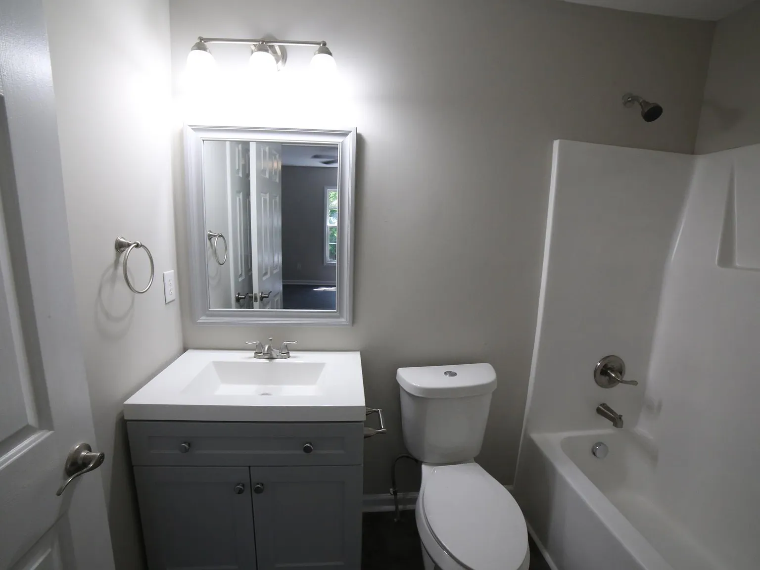3 bed, 2.5 bath, 1450 sqft, $1,890 — Photo 3