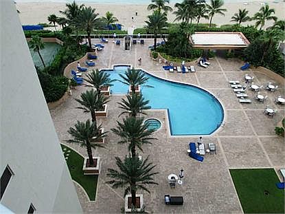 4th image of 17555 Collins Ave APT 1104