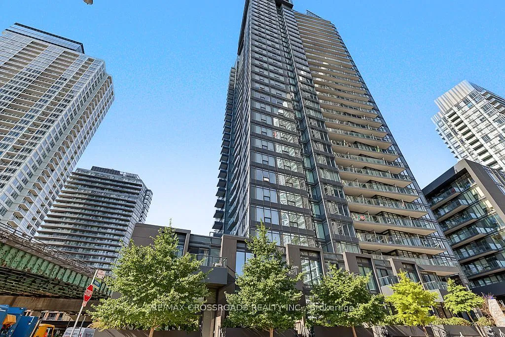 4 bed, $5,500 — Photo 1