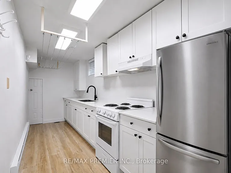 21 Avon Cres #GROUND LOWER — Photo 20