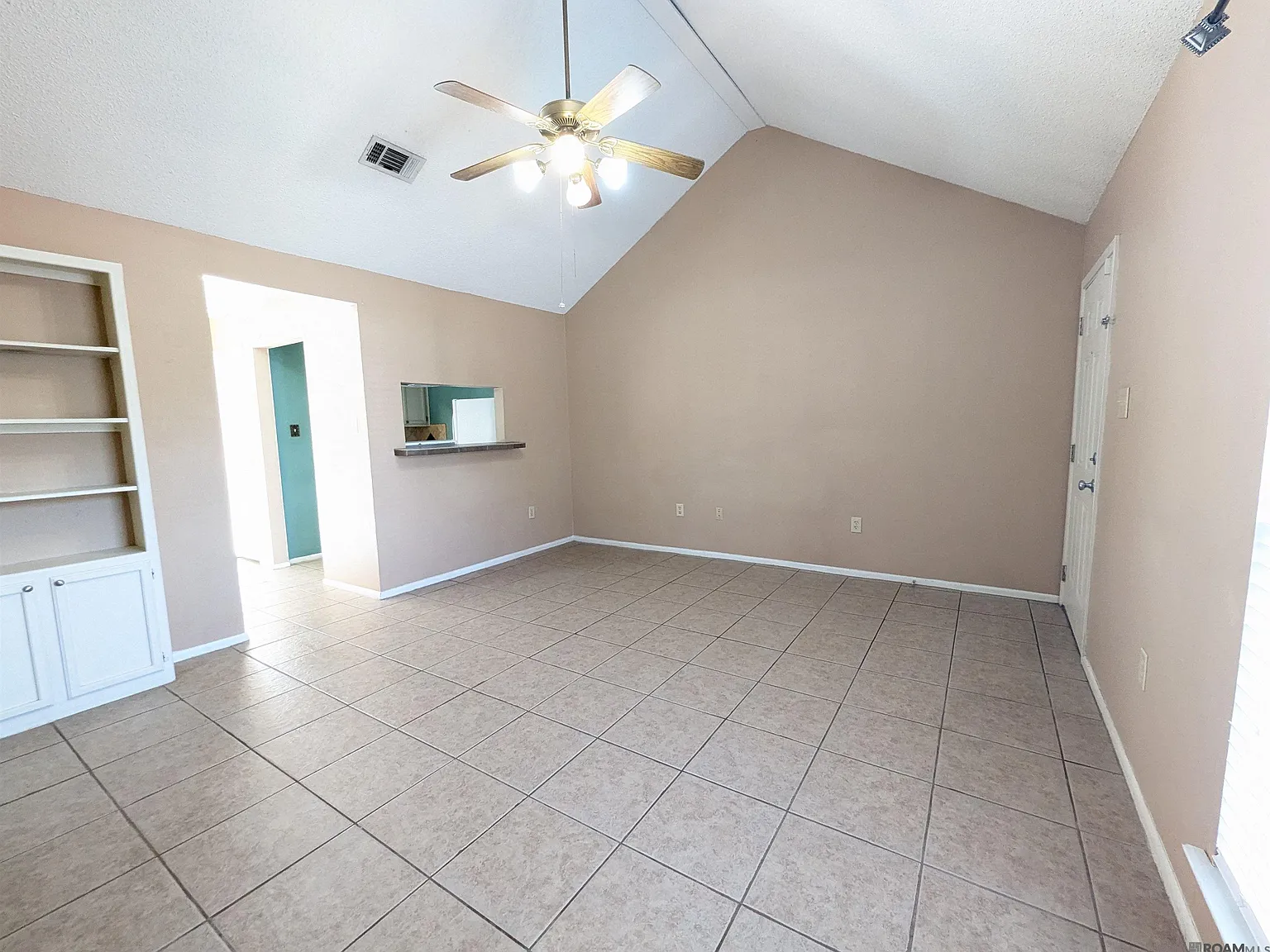 402 Lee Dr — Photo 1
