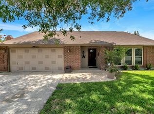 7925 Waterside Trl, Fort Worth, TX 76137