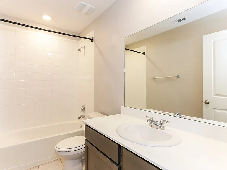 980 Alton Dr — Photo 14
