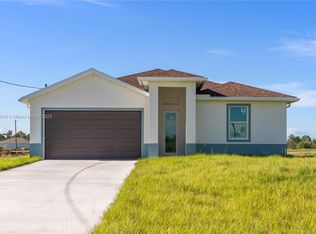 9002 E Castle Cir, Labelle, FL 33935