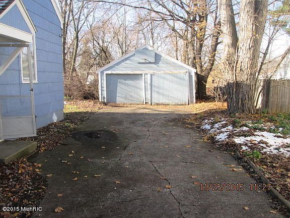 3rd image of 2703 Hazelwood Ave SW