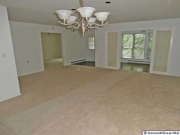 5th image of 814 Westminster Court #B
