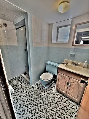 Rented by Azure Realty NY LLC | media 9