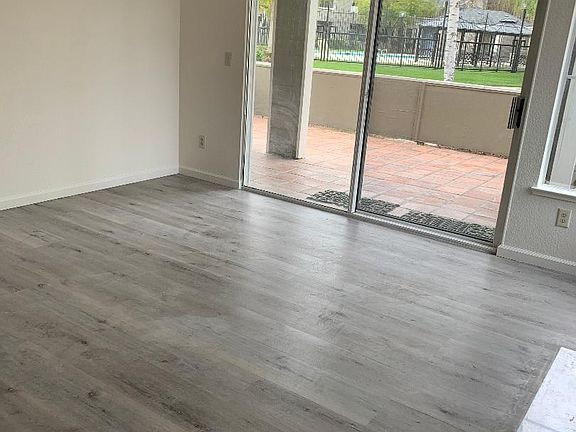 4th image of 1820 Parkview Green Cir