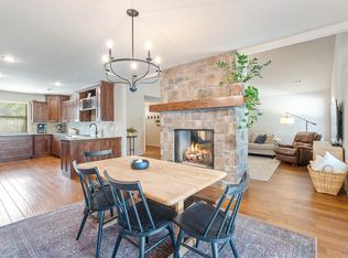 1055 Nemett Cir, Pea Ridge, AR 72751