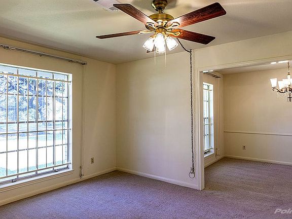 N6A1926_Formal Living Room and Dining Room