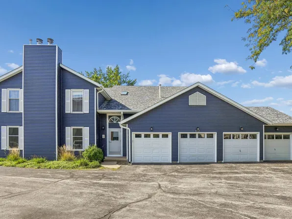 4721 Kynnelworth Dr APT 110, Bettendorf, IA 52722