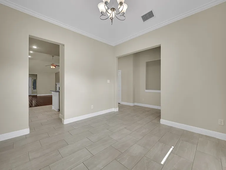 5805 Zinnia Dr — Photo 4