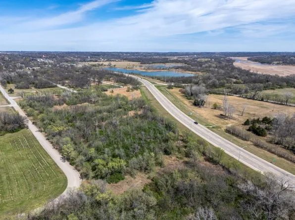 Edwards Ave, Ponca City, OK 74601