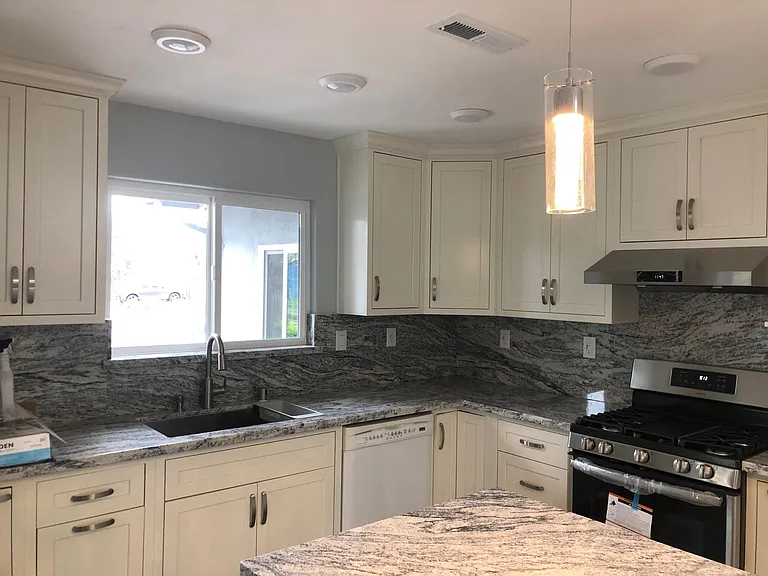 2553 Pilot Knob Dr — Photo 2