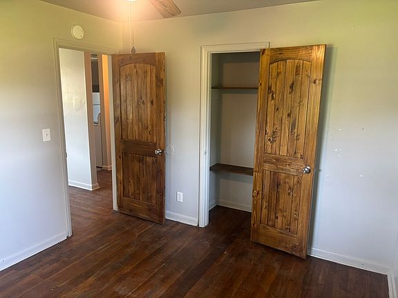4th image of 2317-3 Julia Ave