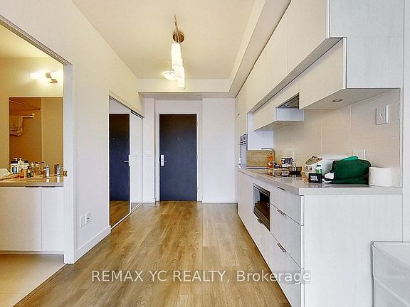 4th image of 8 Eglinton Ave E #3810