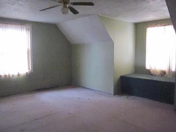 4th image of 2100 W 136th St