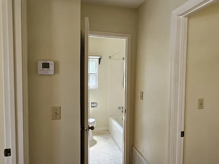725 Powell Dr — Photo 11