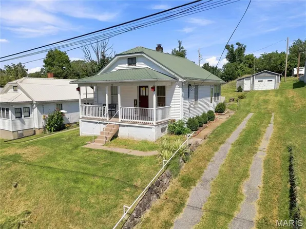 125 E 9th St, Hermann, MO 65041