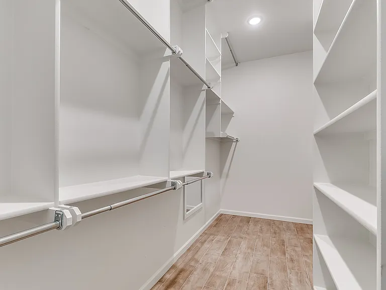 2600 Woods Edge Dr — Photo 16