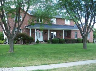 3212 Viney Ln, Bloomington, IL 61704